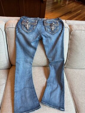 Women’s Rock Revival Embroidered Back Pocket Blue Jeans